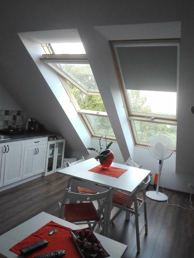 Sky View In Apartment *